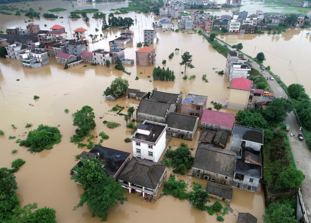 Người dân nên làm gì sau khi nước lũ rút?